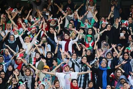 حضور بانوان در ورزشگاه