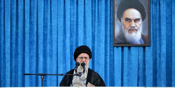 رهبر معظم انقلاب اسلامی در حرم امام راحل